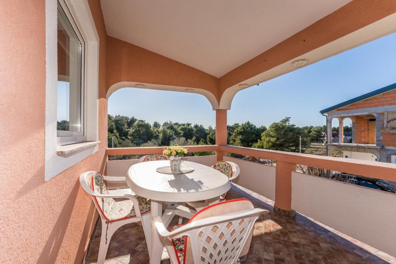 Apartmani Zarko Vir Buitenkant foto