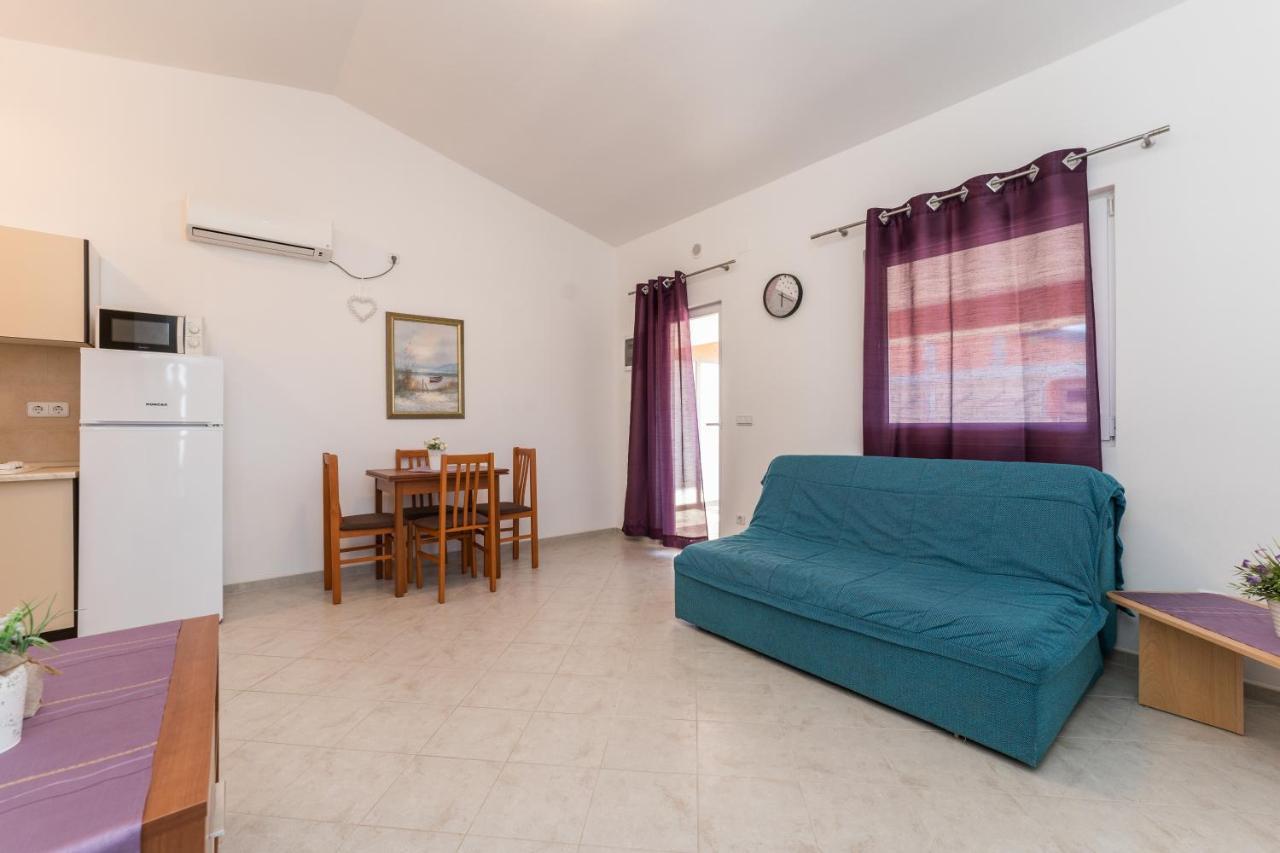 Apartmani Zarko Vir Buitenkant foto